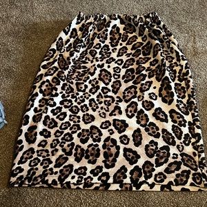 Leopard pencil skirt